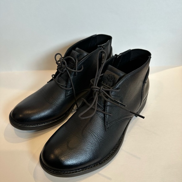 Bussola Women's Tyra Lace-UP Ankle bootie in Black - Picture 5 of 8